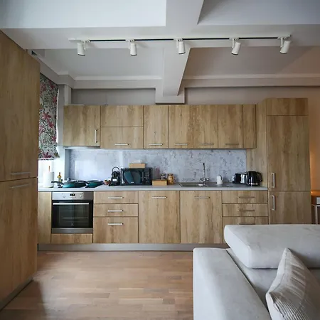 Stylish - Parking And Balcony *