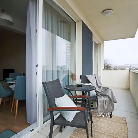 Stylish - Parking And Balcony