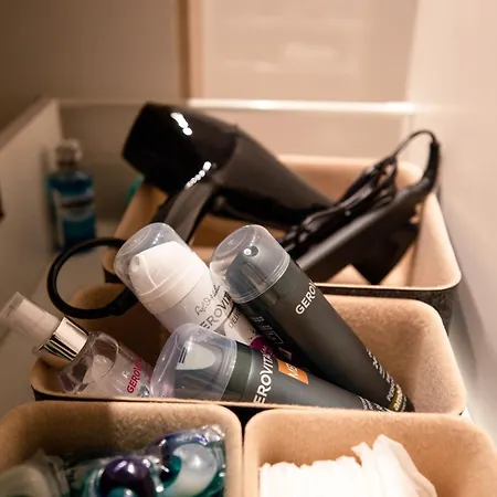 Stylish - Parking And Balcony Apartment