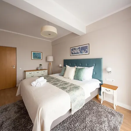 Apartment Stylish - Parking And Balcony *