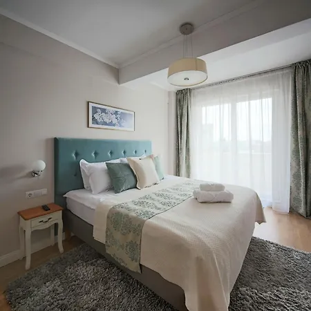 Apartment Stylish - Parking And Balcony