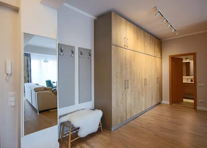 Stylish - Parking And Balcony *