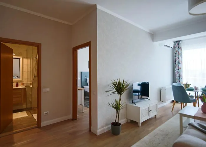 Stylish - Parking And Balcony *