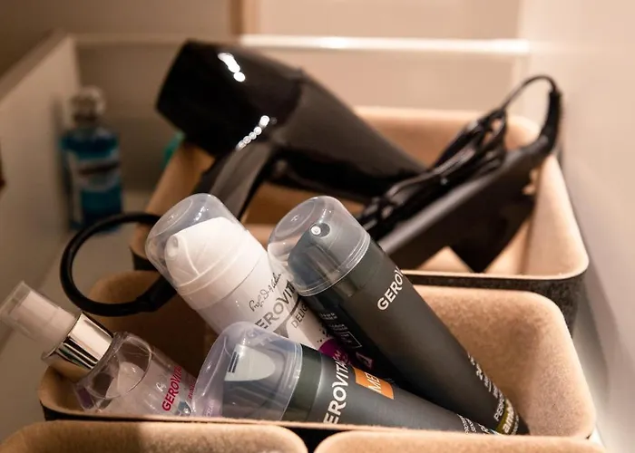 Stylish - Parking And Balcony 公寓